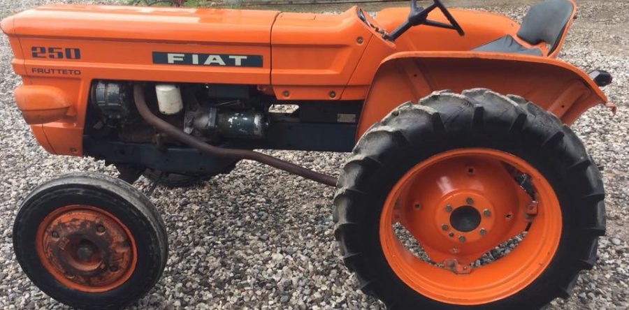 Trattore FIAT 250